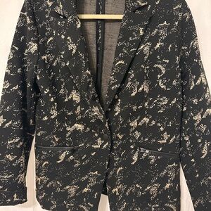 Elliott Lauren Black and Gold Patterned Blazer